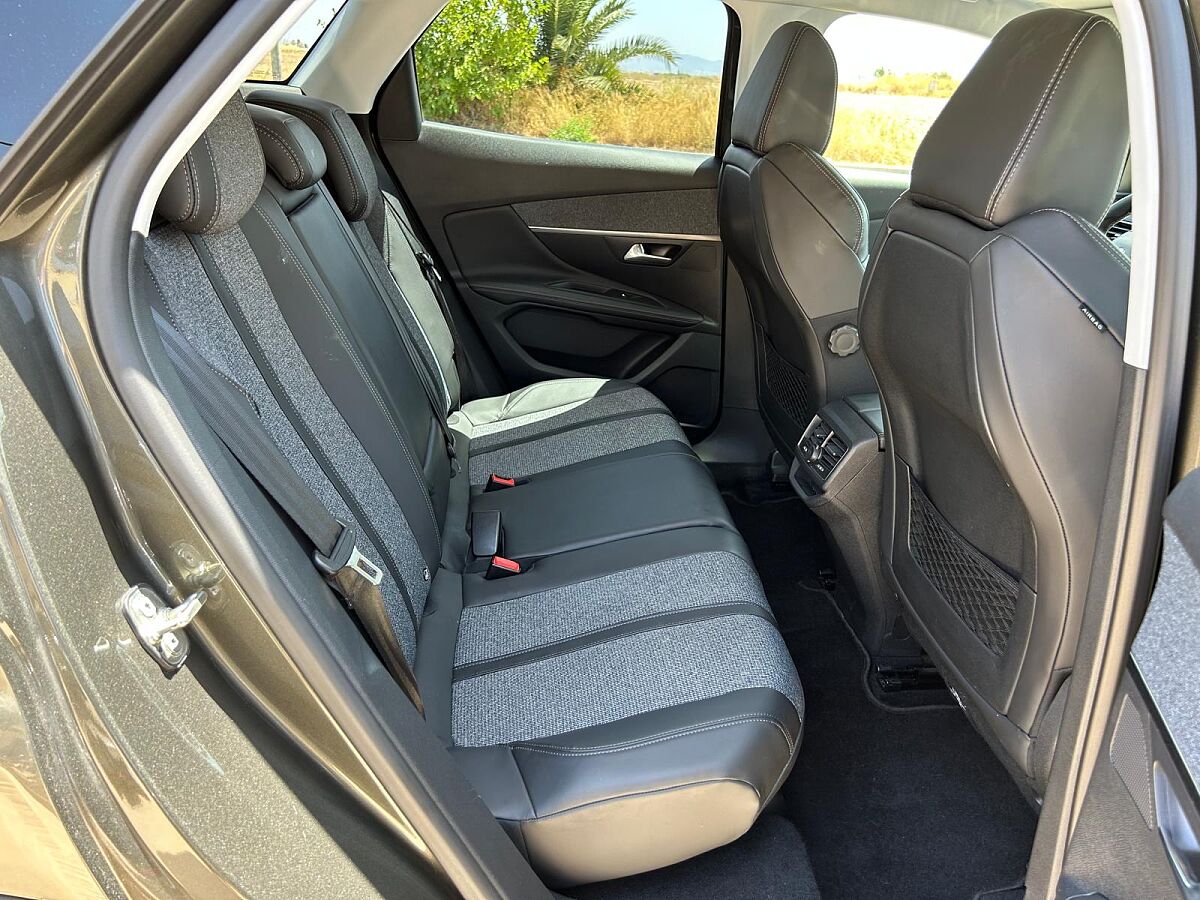 PEUGEOT 3008 ALLURE 1.2 E-THP AUTO SPANISH LHD IN SPAIN 95000 MILES SUPERB 2018